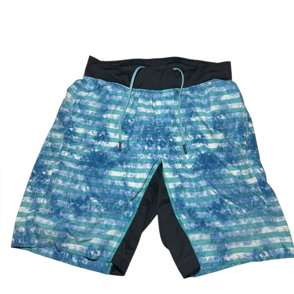Lululemon Men’s T.H.E. Shorts Size Medium 10" Inseam Striped Lined Blue